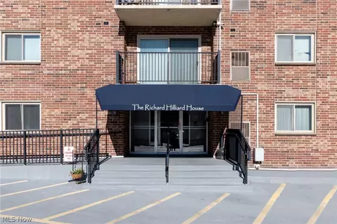15555 Hilliard Rd #506C, Lakewood, OH 44107