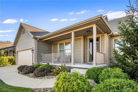 376 Back Bay Dr, Columbiana, OH 44408