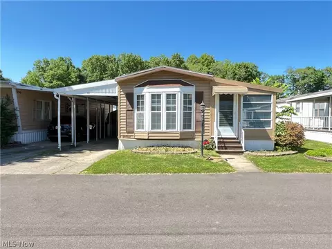 33 Wilpark Dr, Akron, OH 44312