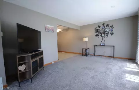 30615 Willowick Dr, Willowick, OH 44095 photo 5