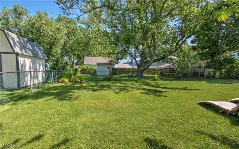 30615 Willowick Dr, Willowick, OH 44095 photo 47