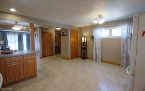 30615 Willowick Dr, Willowick, OH 44095 photo 23
