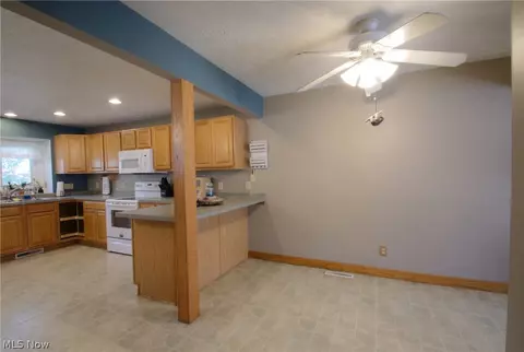 30615 Willowick Dr, Willowick, OH 44095 photo 20
