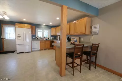 30615 Willowick Dr, Willowick, OH 44095 photo 18