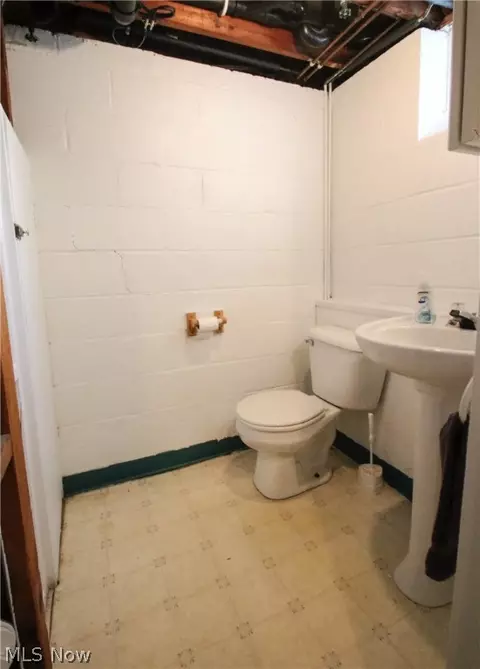 30615 Willowick Dr, Willowick, OH 44095 photo 33