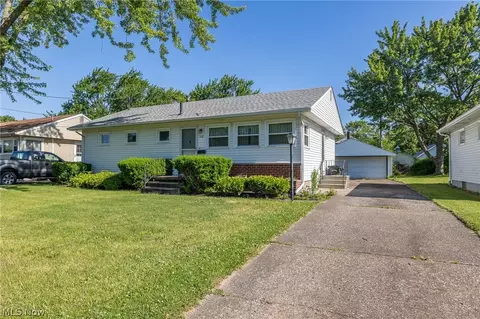 118 Preston St, Elyria, OH 44035
