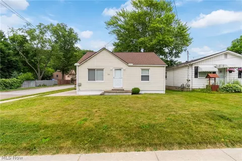 535 Massillon Rd, Akron, OH 44306