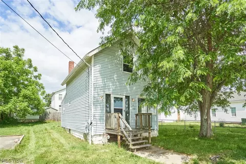 1532 Raymond Ave, Lakemore, OH 44250