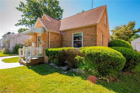 3040 Helen Pl NW, Canton, OH 44708 photo 3