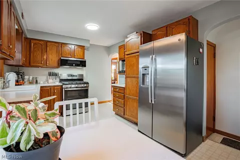 3040 Helen Pl NW, Canton, OH 44708 photo 11