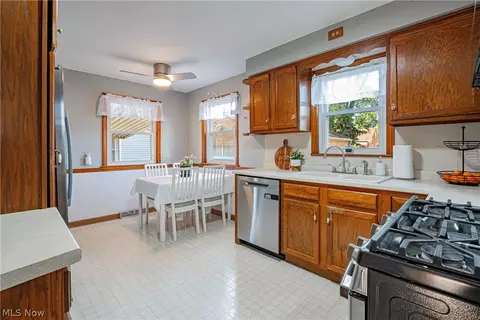 3040 Helen Pl NW, Canton, OH 44708 photo 10