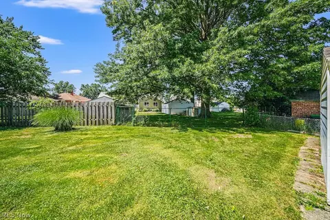 1738 Rockefeller Rd, Wickliffe, OH 44092 photo 9