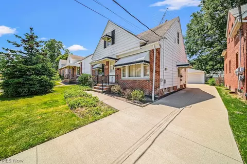1738 Rockefeller Rd, Wickliffe, OH 44092 photo 2