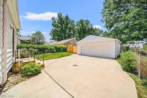 1738 Rockefeller Rd, Wickliffe, OH 44092 photo 5