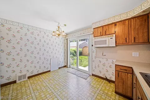 1738 Rockefeller Rd, Wickliffe, OH 44092 photo 14