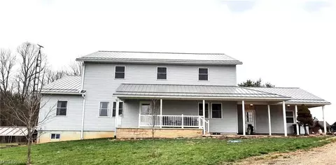 10380 Wolfe Ln, New Concord, OH 43762