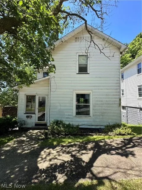 44 Walnut St, Leetonia, OH 44431