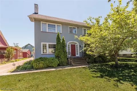 15507 Clifton Blvd, Lakewood, OH 44107