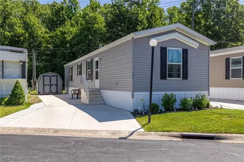 121 Irma Rd, Olmsted Falls, OH 44138
