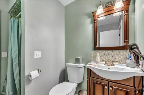 381 Hamilton Cir, Elyria, OH 44035 photo 30