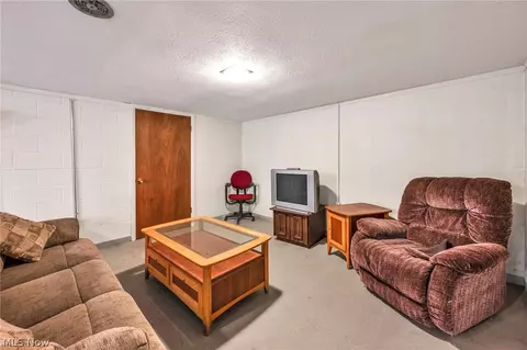 381 Hamilton Cir, Elyria, OH 44035 photo 34