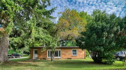 160 Welton Rd, Conneaut, OH 44030