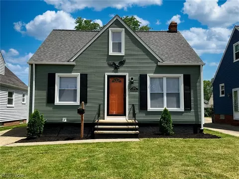 6606 Thornton Dr, Parma, OH 44129