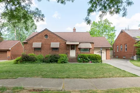 4289 Martin Luther King Junior Dr, Cleveland, OH 44105