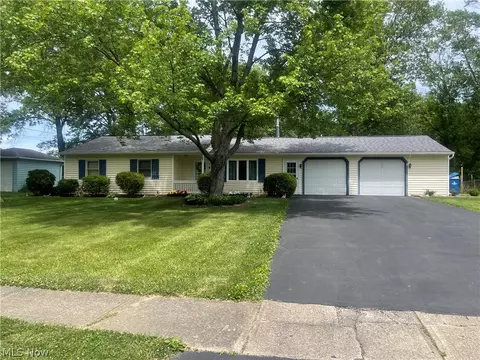 9 Cadet Dr, North Ridgeville, OH 44039