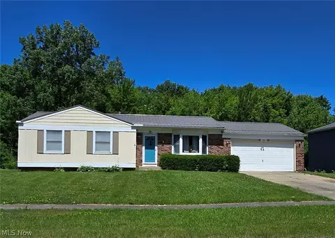 6838 Crestwood Ln, Olmsted Twp, OH 44138