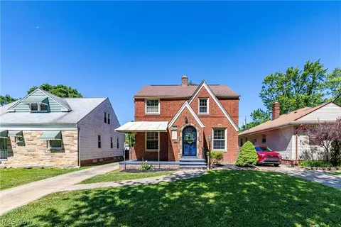 4380 Lee Heights Blvd, Cleveland, OH 44128