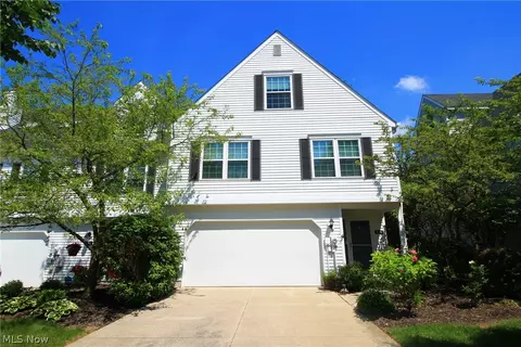 929 Bristol Ln, Streetsboro, OH 44241