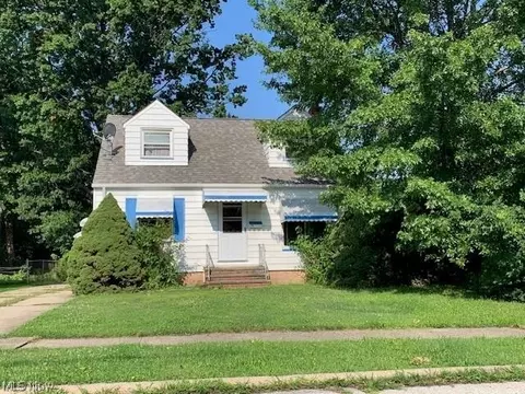 770 E 212th St, Cleveland, OH 44119