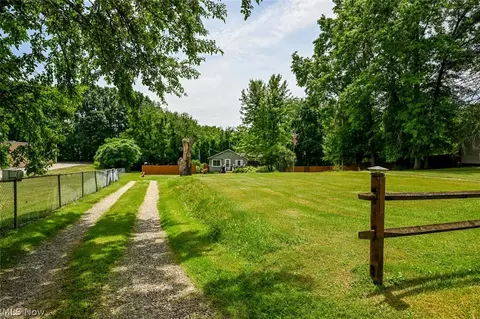 1540 Mctaggart Rd, Stow, OH 44224