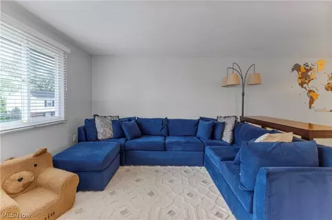 Living - 248 W Cardinal Ave, Wheeling, WV 26003 photo 2 of 4