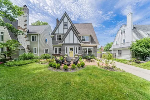 3320 Grenway Rd, Shaker Heights, OH 44122