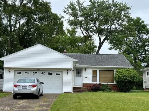 4993 N Sedgewick Rd, Cleveland, OH 44124