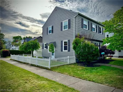 980 Wagar Rd, Rocky River, OH 44116