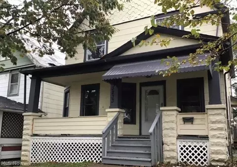 3233 W 94th St, Cleveland, OH 44102
