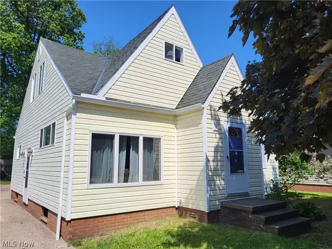 4232 Jennings Rd, Cleveland, OH 44109
