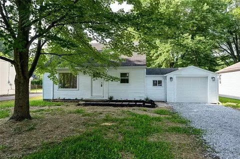 2468 Hillstock Ave, Akron, OH 44312