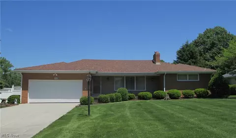 2968 Heatherbrae Dr, Poland, OH 44514
