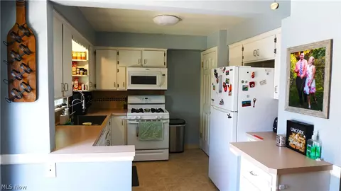 Kitchen - 1863 Java Ave, Akron, OH 44305 photo 2 of 3