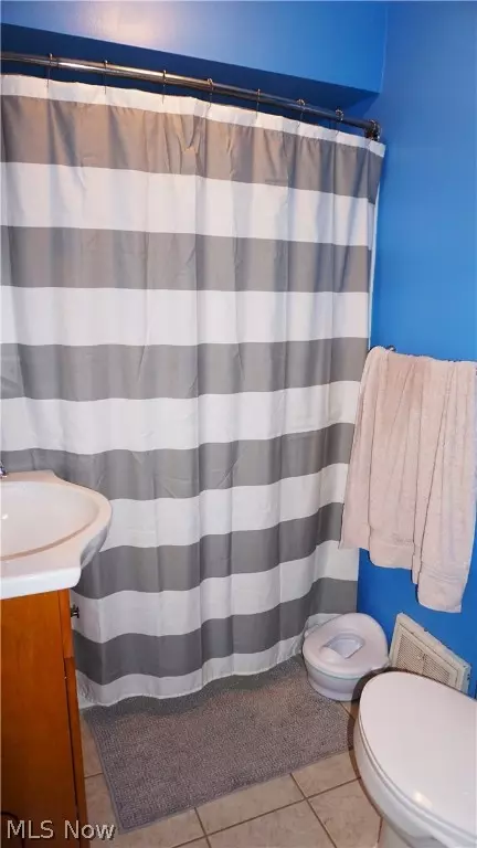 Bath - 1863 Java Ave, Akron, OH 44305 photo 1 of 1