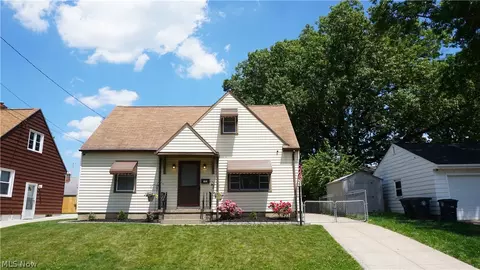 1863 Java Ave, Akron, OH 44305