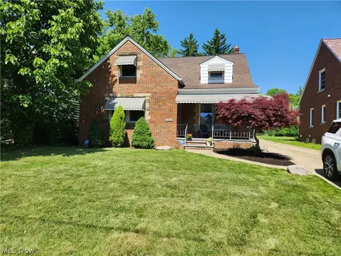 1865 Beverly Hills Dr, Euclid, OH 44117