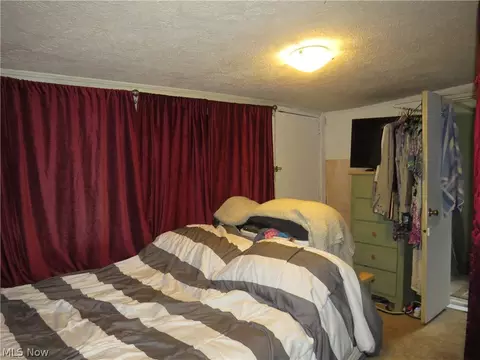 Bedroom - 1024 Windermere Dr, Willoughby, OH 44094 photo 1 of 4