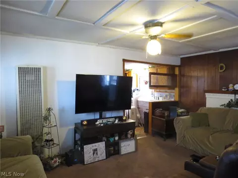 Living - 1024 Windermere Dr, Willoughby, OH 44094 photo 4 of 4