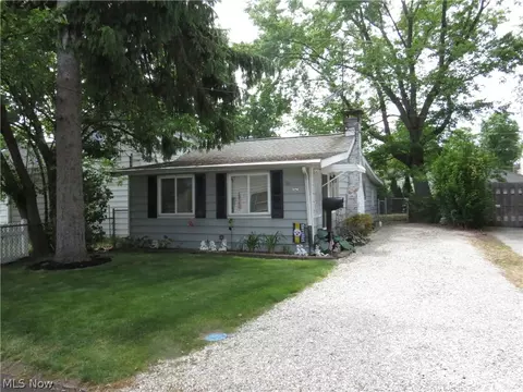 1024 Windermere Dr, Willoughby, OH 44094