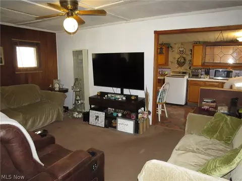 Living - 1024 Windermere Dr, Willoughby, OH 44094 photo 1 of 4